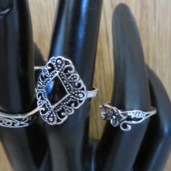 SET 4 Pcs Fashion Celtic Style RINGS Alloy Sizes 5.5 to 6.5 (K278) - Picture 2 of 3